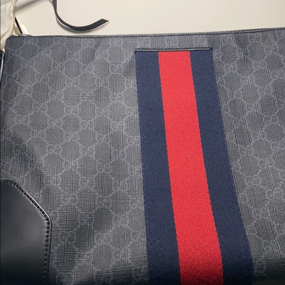 Authentic Gucci GG SUPREME MESSENGER BAG - Picture 3 of 7